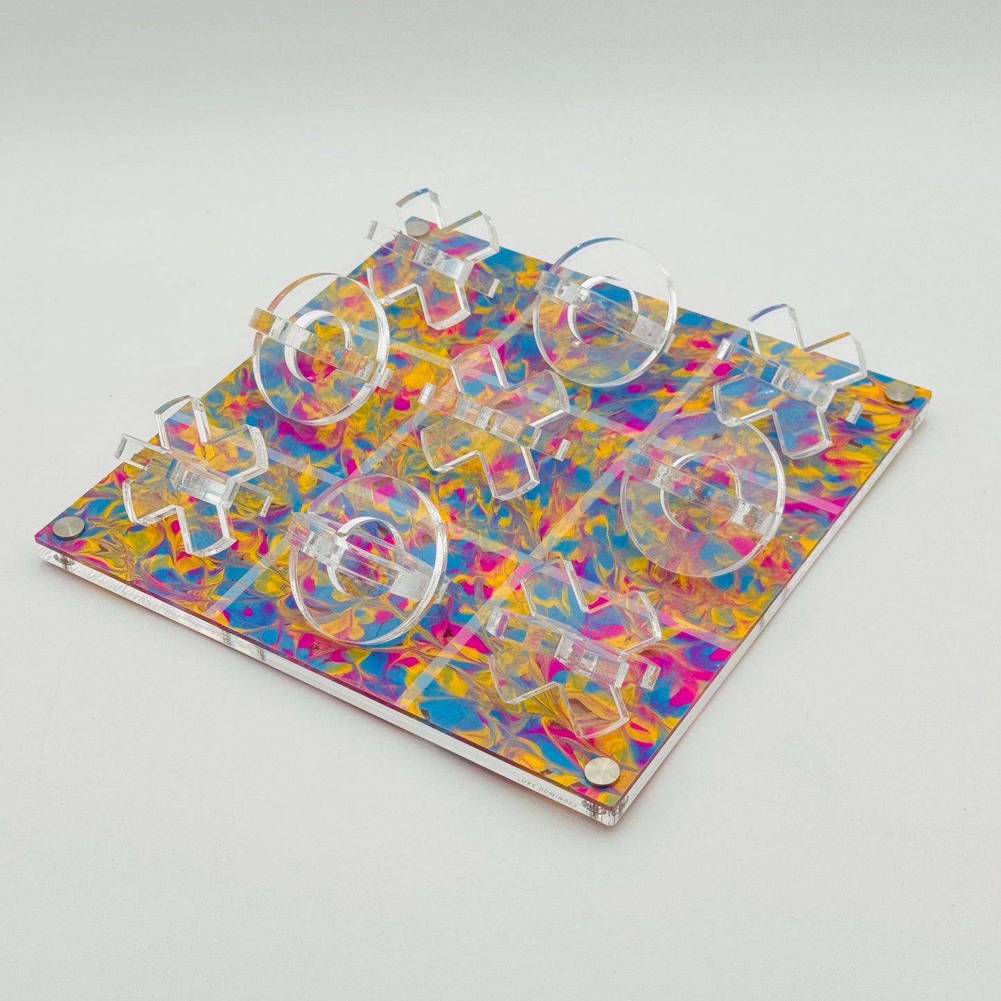 Luxe Dominoes: La Vieja 3D Carnival Swirl Tic Tac Toe