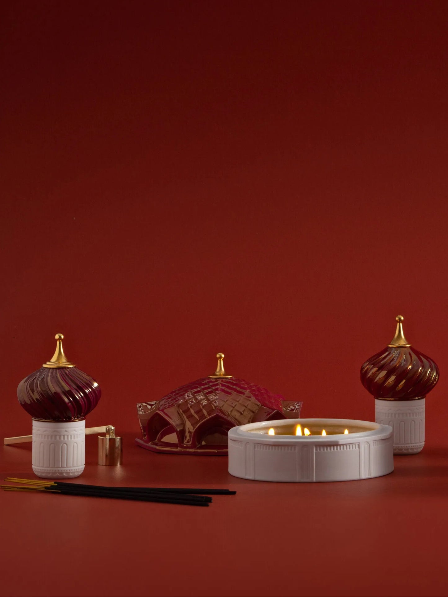 Lladró: North Tower Candle 1001 Lights (ruby). Night Approaches Scent.