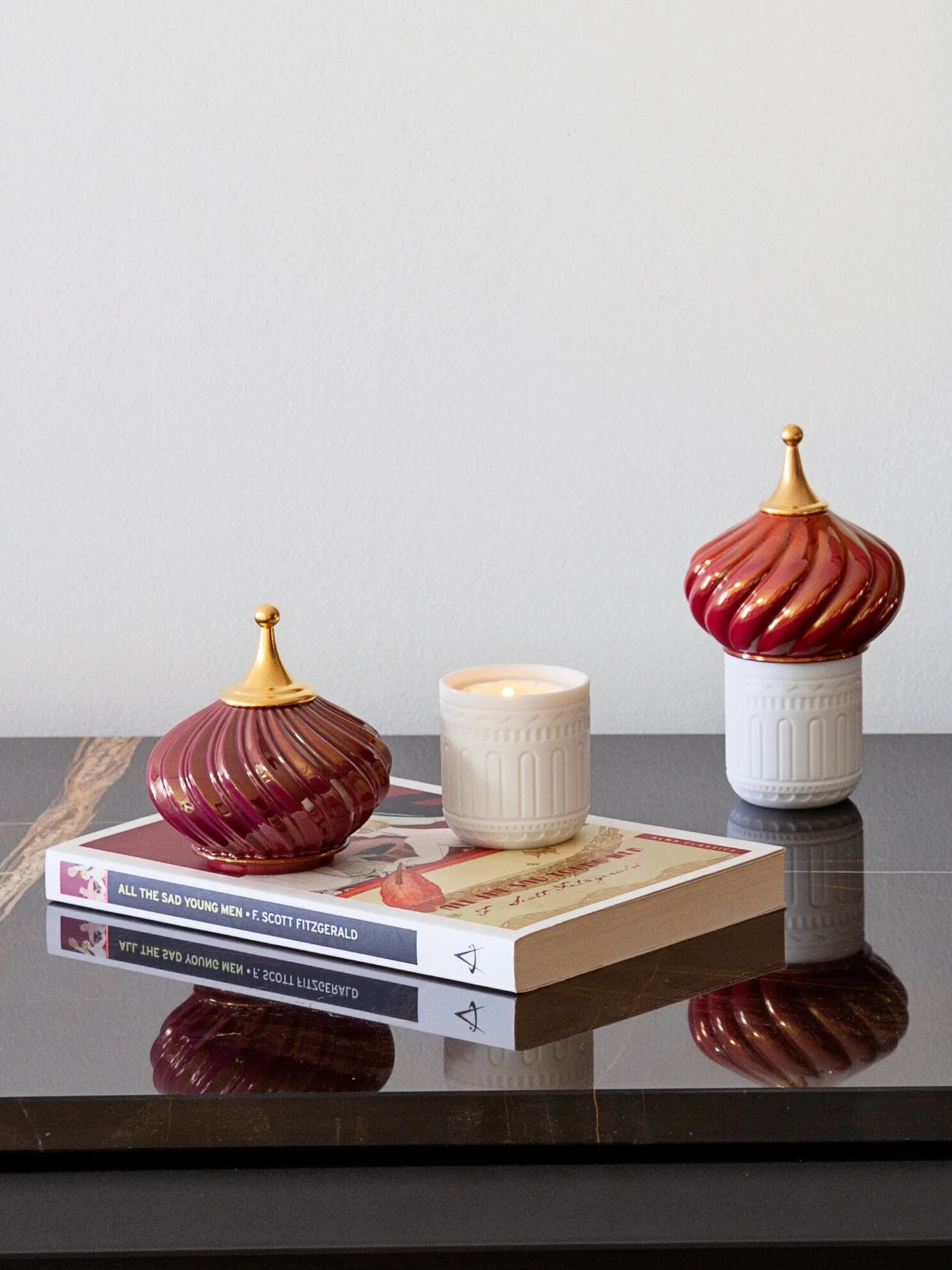 Lladró: North Tower Candle 1001 Lights (ruby). Night Approaches Scent.