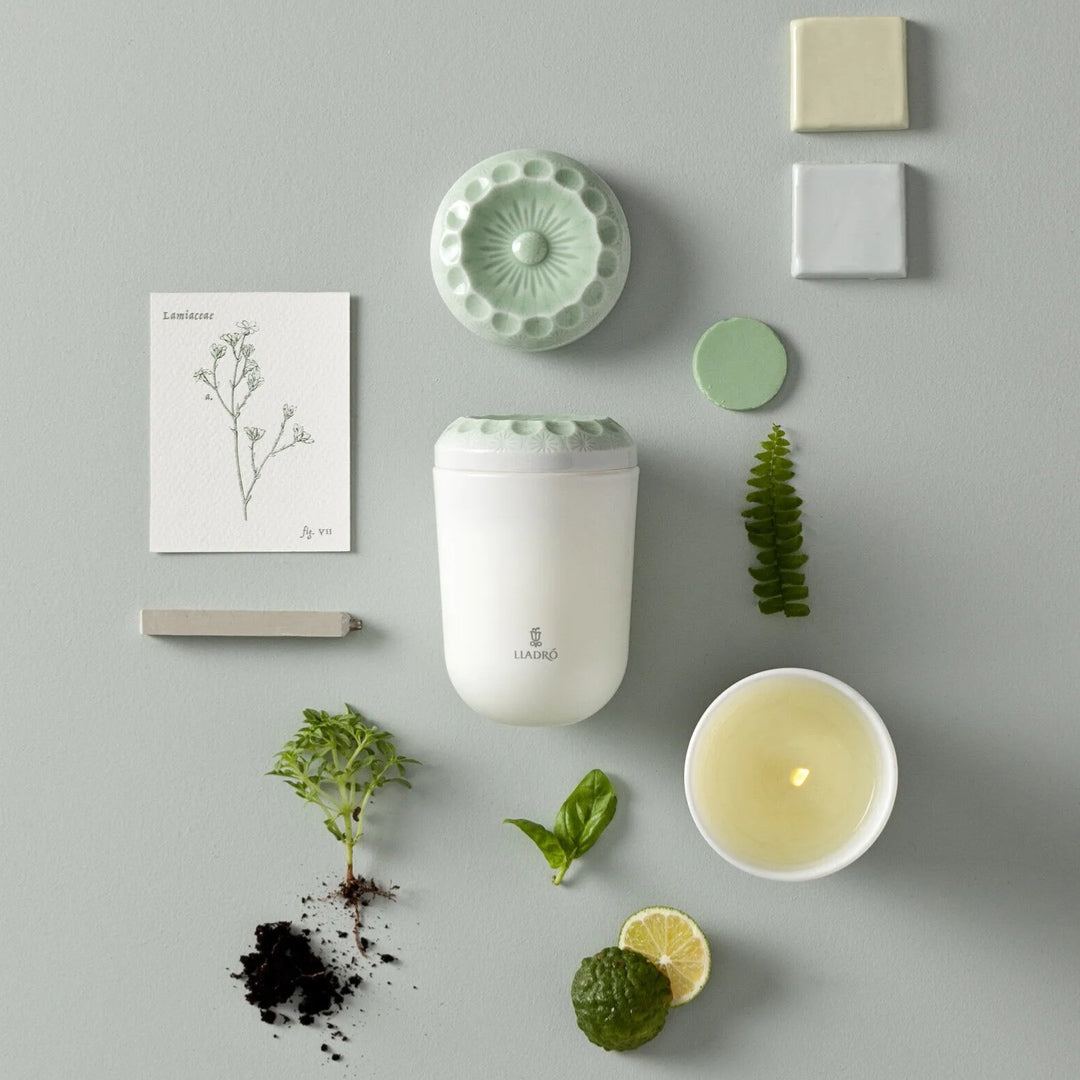 Lladró: Echoes of Nature Candle. On The Prairie Scent.