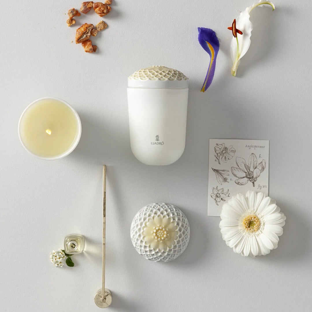 Lladró: Echoes of Nature Candle. Tropical Blossoms Scent.