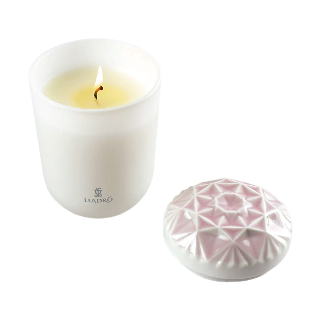 Lladró: Echoes of Nature Candle. I Love You, Mom Scent.
