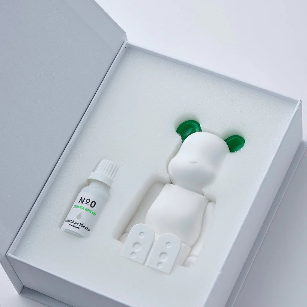 Bibliothèque Blanche BY BALLON: Be@rbrick Aroma Ornament - Green