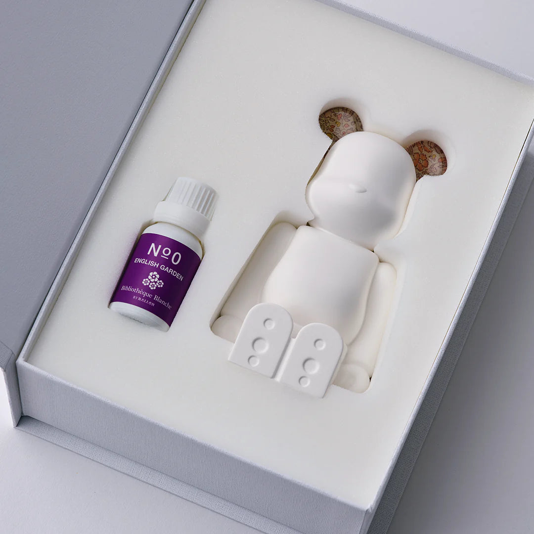 Bibliothèque Blanche BY BALLON: Be@rbrick Aroma Ornament - Liberty Natural Color