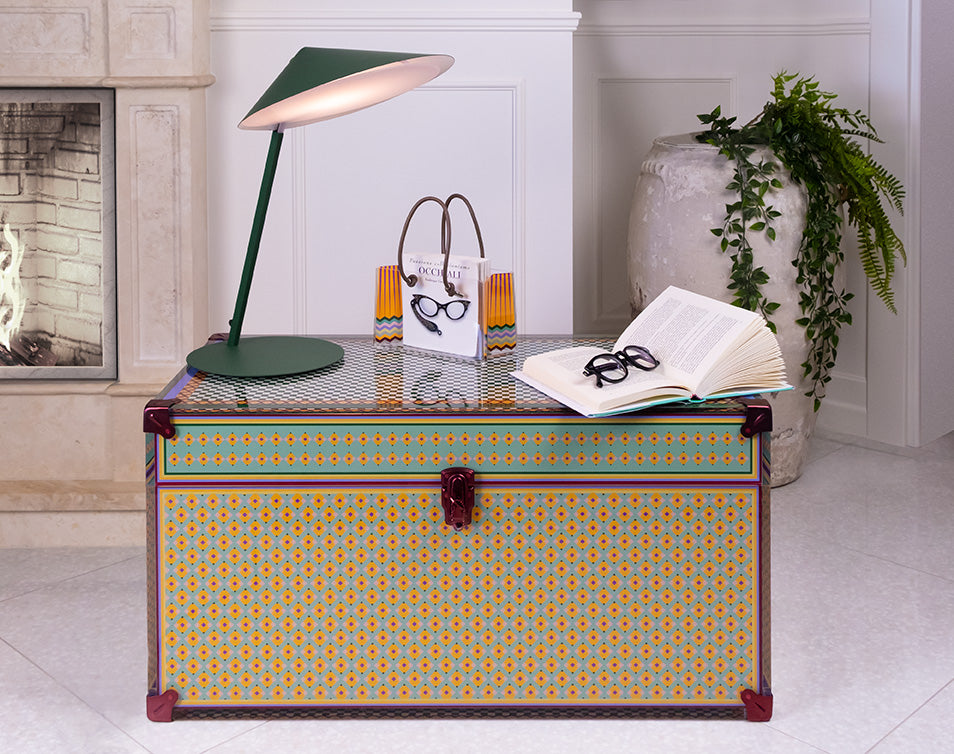VESTA: HOUDINI ACRYLIC TRUNK RAINBOW