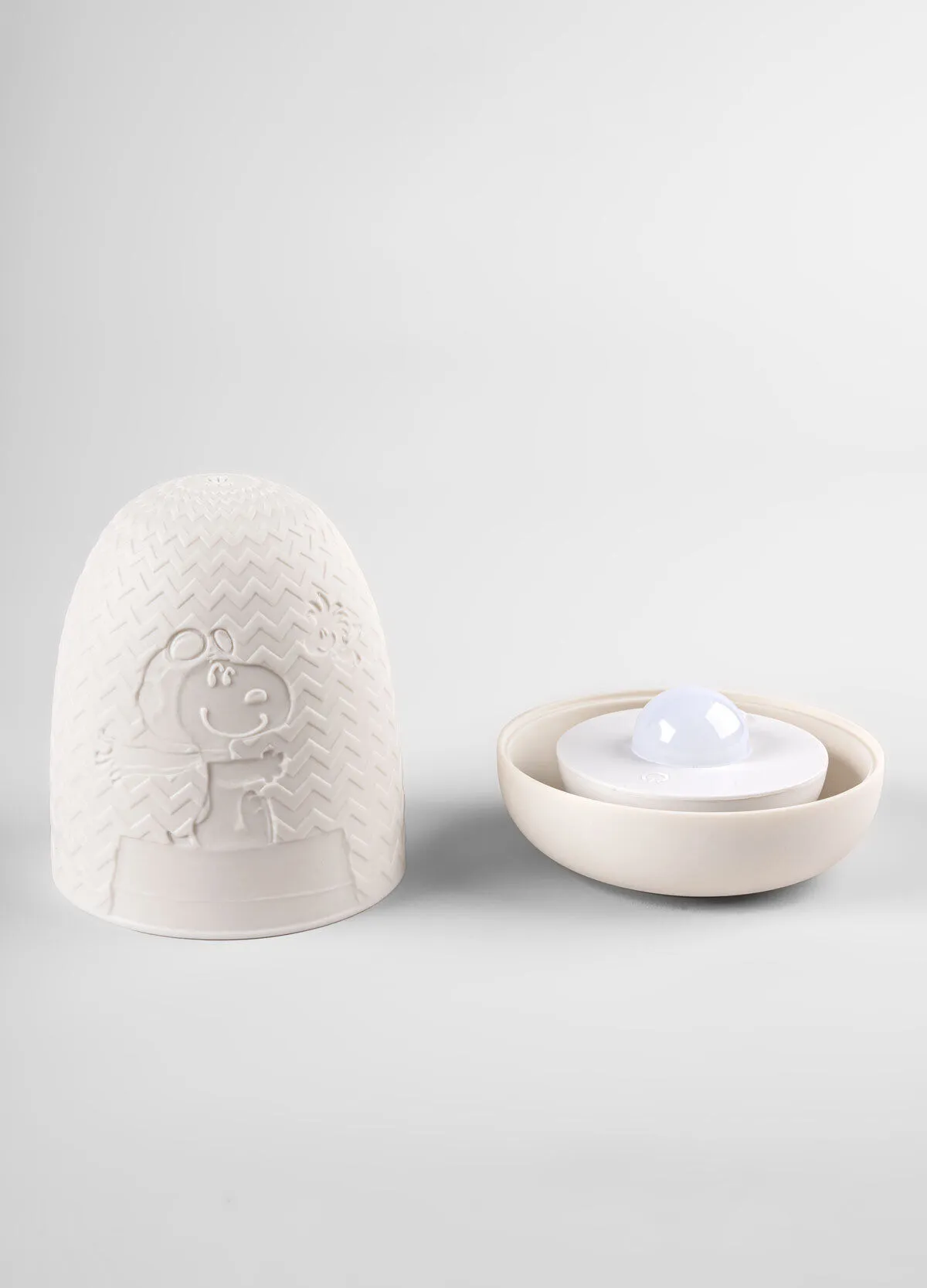 Lladró: Snoopy Dome Lamp