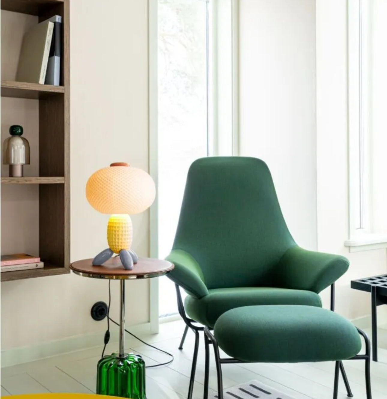 Lladró: Soft blown table lamp. Yellow