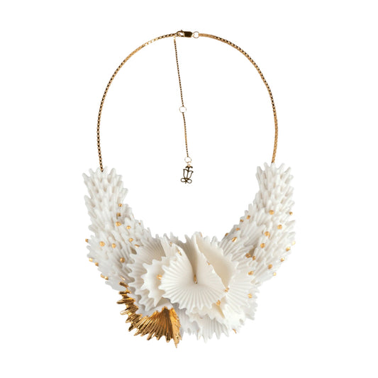 Lladró Jewelry: Actinia Necklace. White and Gold luster.