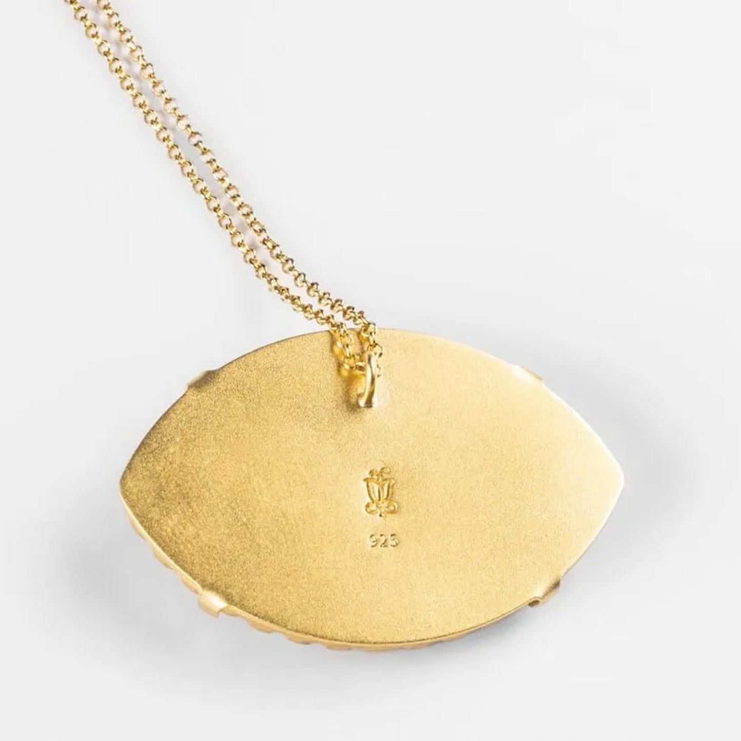 Lladró Jewelry: Kiss Pendant.