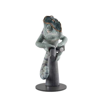 Lladró: Chameleon Sculpture.