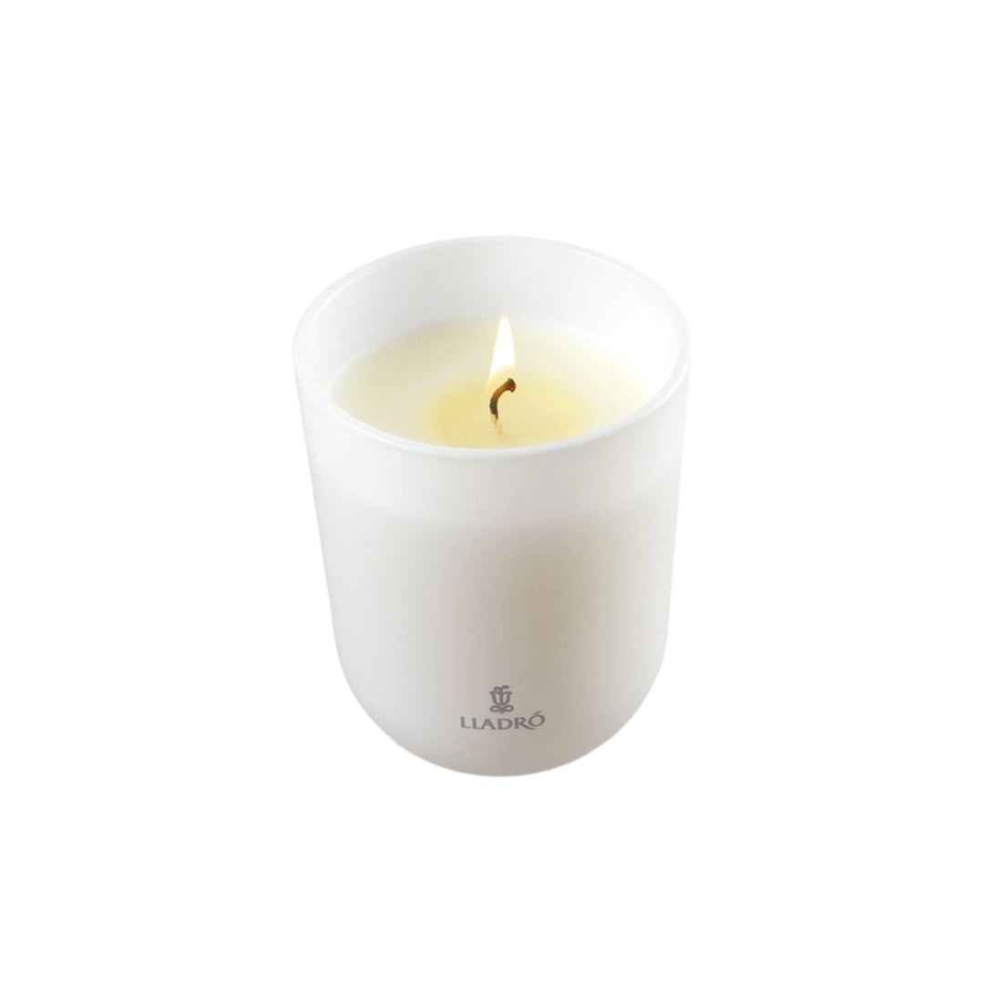 Lladró: Echoes of Nature Candle. Unbreakable Spirit Scent.