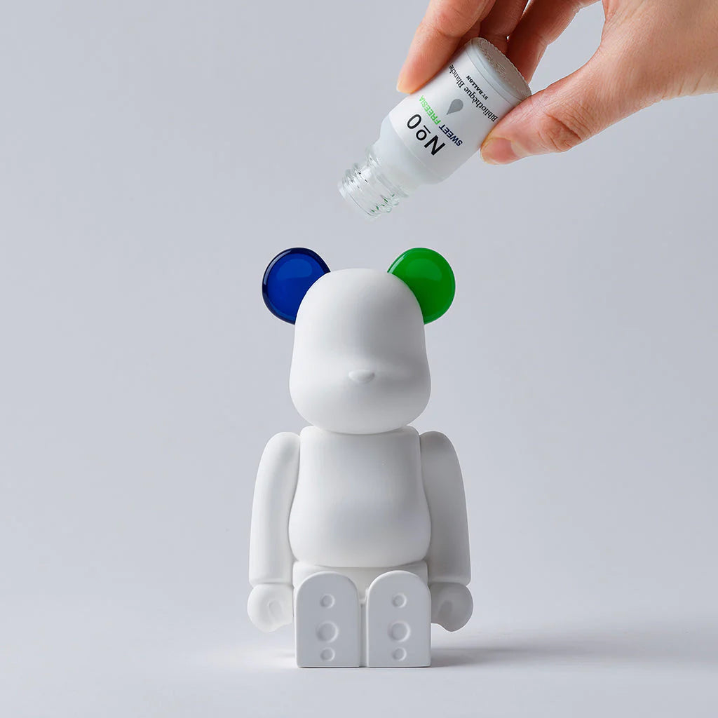 Bibliothèque Blanche BY BALLON: Be@rbrick Aroma Ornament - Navy/GreenDouble Color