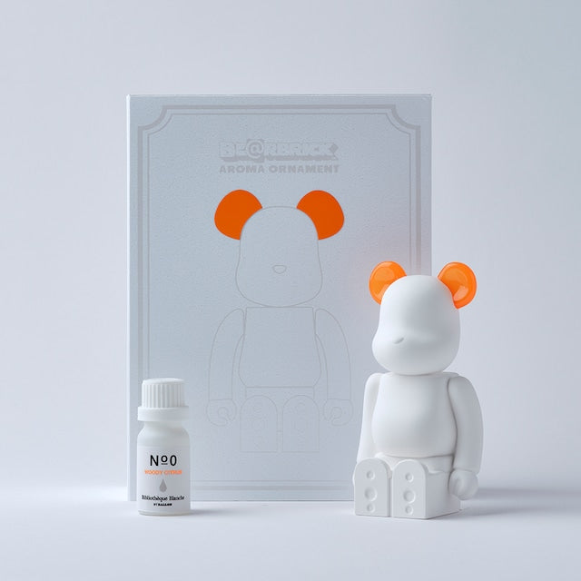 Bibliothèque Blanche BY BALLON: Be@rbrick Aroma Ornament - Orange