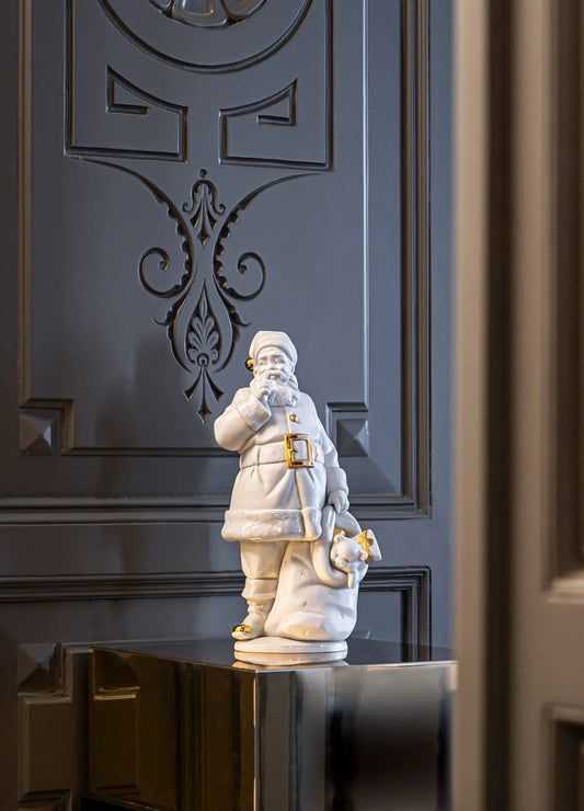 Lladró: Santa is here Sculpture. White-gold