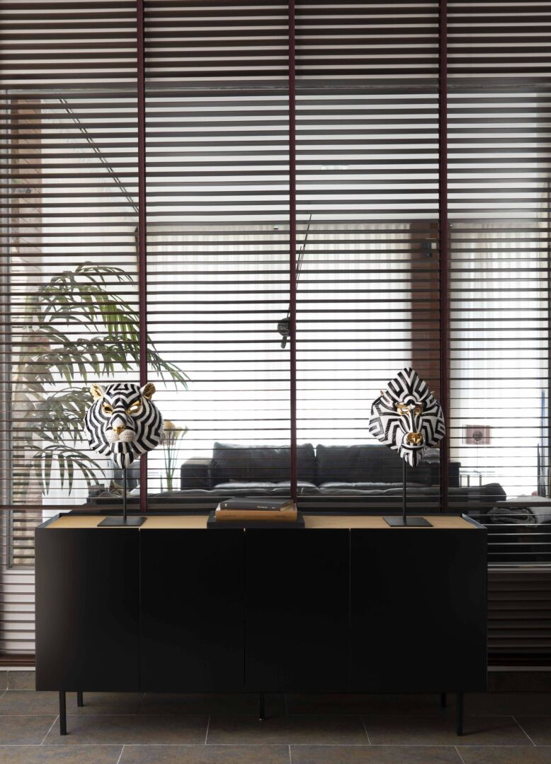 Lladró: Tiger Mask Black and Gold