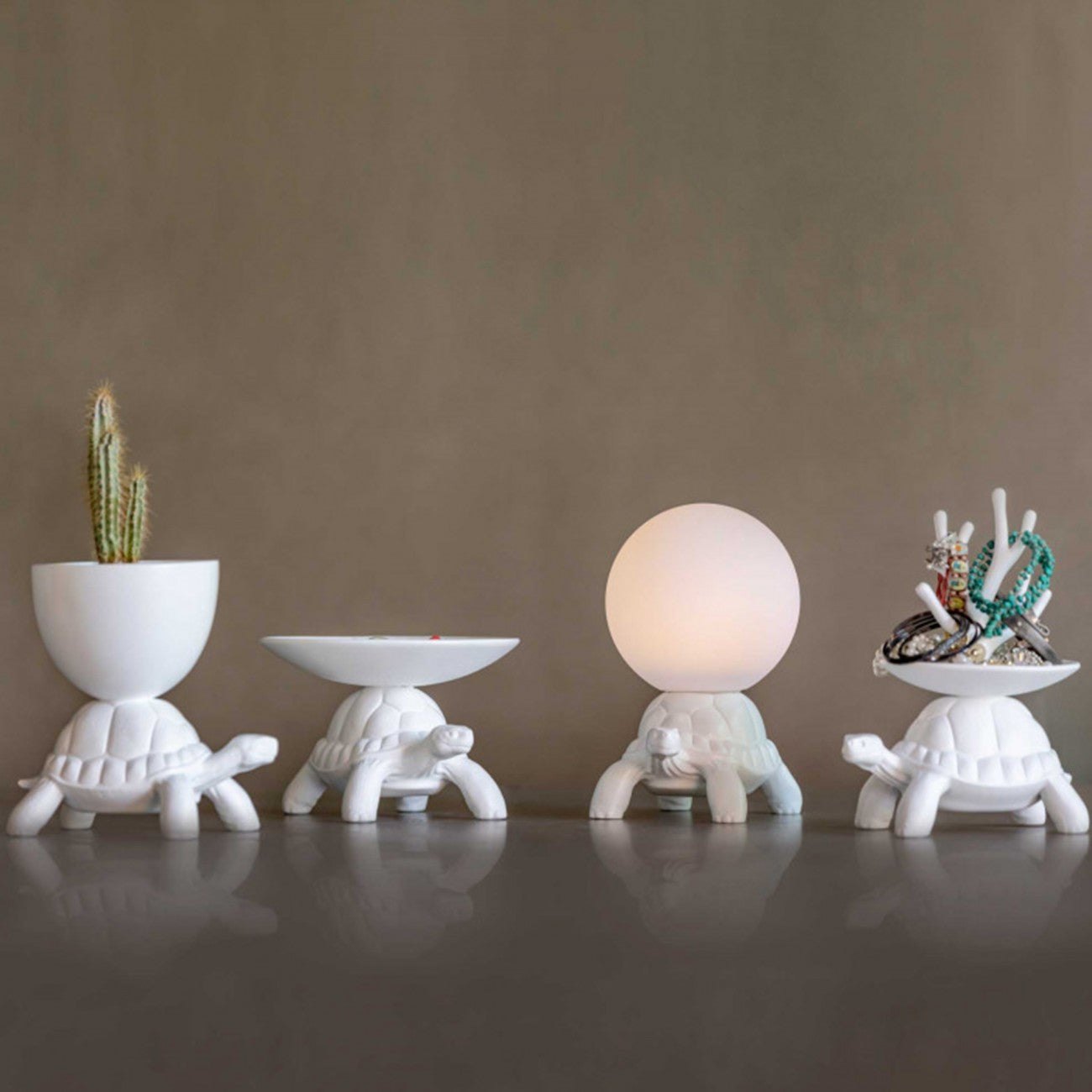 Qeeboo: Turtle Carry XS Planter
